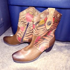 Size 9 (40) Boots New Never Worn AS IS